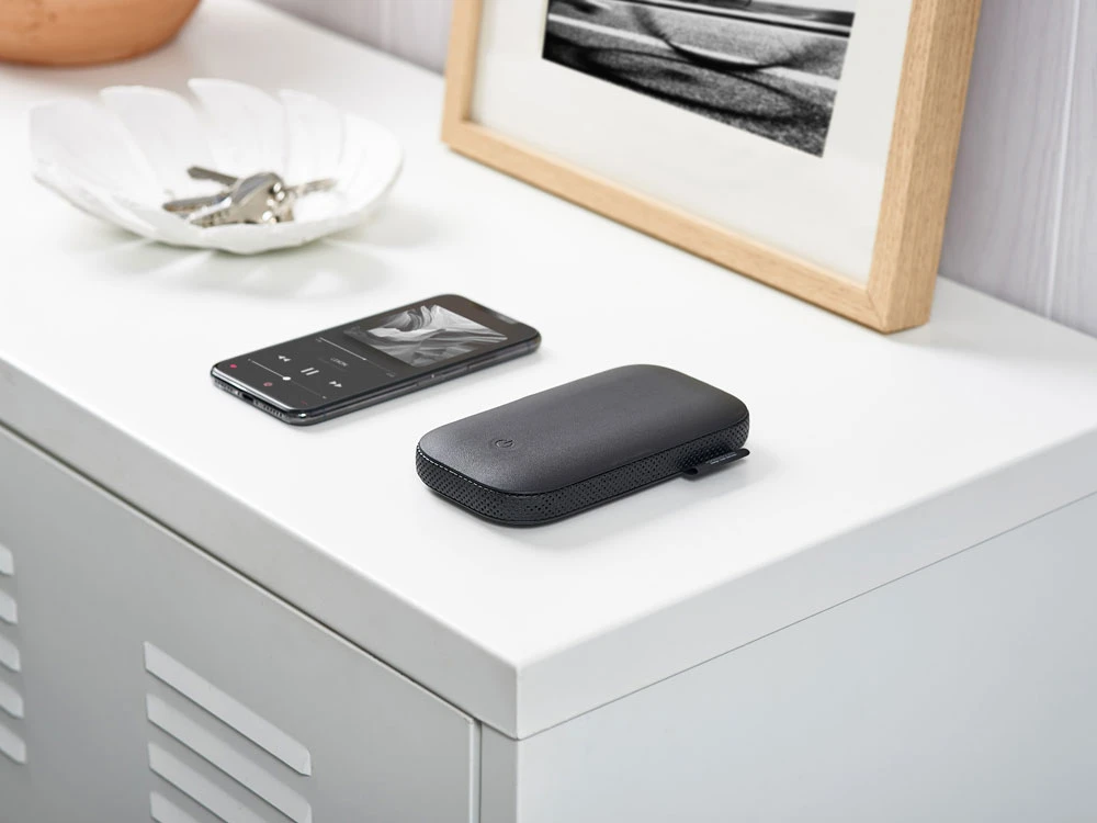 Внешний аккумулятор с беспроводной колонкой Powersound
